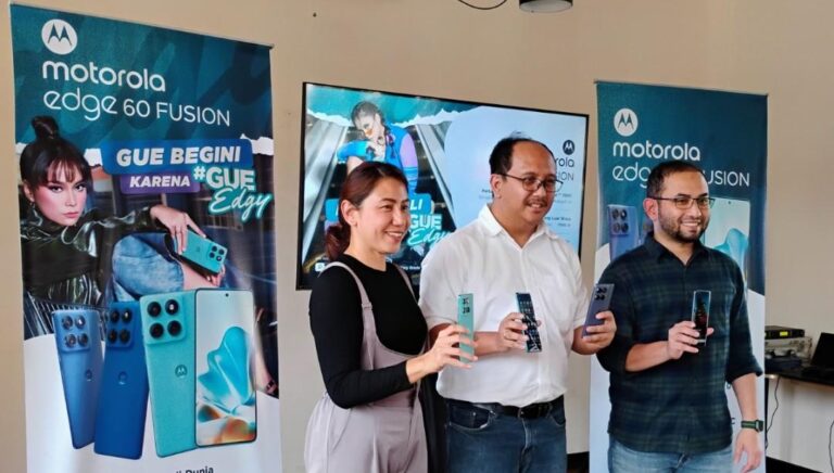 motorolaedge-1
